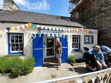 Paul Davies AM recently officially opened Newport’s Canolfan Croeso Welcome Centre. 